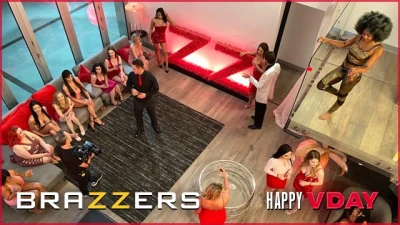 Brazzers - Bunny Colby, Keira Croft, Scarlit Scandal, Aubree Valentine get Fucked all together